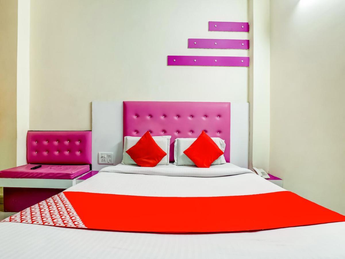 Oyo 75948 Hotel Tushar Continental New Delhi Eksteriør billede