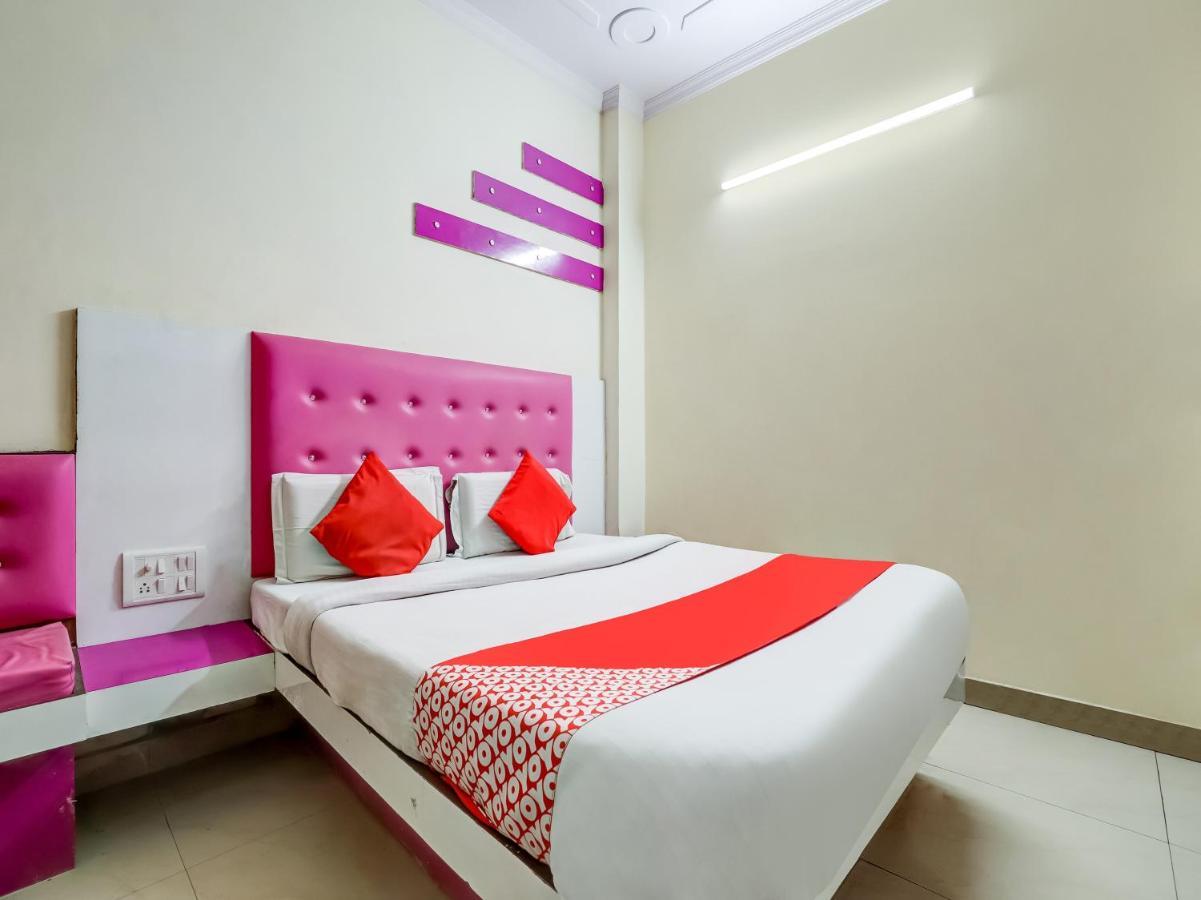 Oyo 75948 Hotel Tushar Continental New Delhi Eksteriør billede